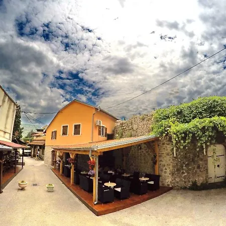 Vinopolis Guest house *