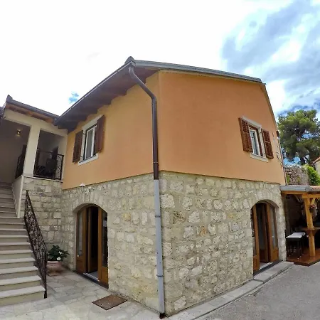 Vinopolis Guest house *