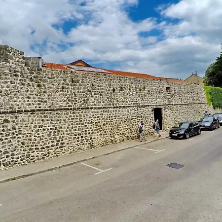 Vinopolis Guest house *